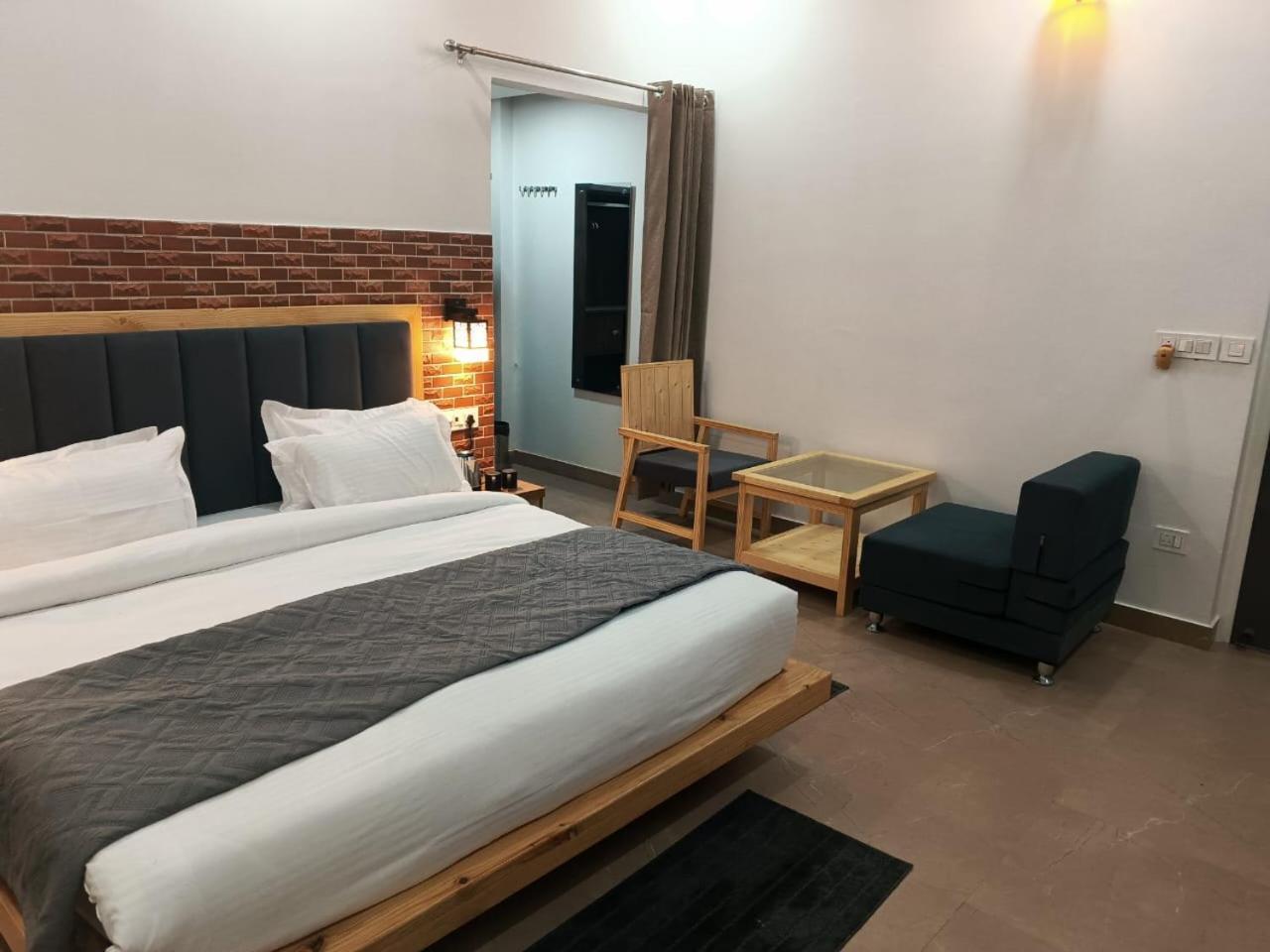 Red Roof Inn Ramnagar  Exterior photo